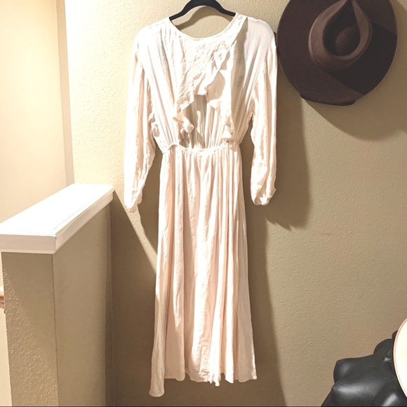 MOON RIVER NEW Embroidered Backless Maxi Dress - Picture 4 of 8